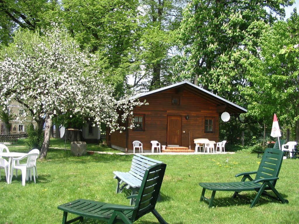 Brauerei-Gasthof Eck Hotell Böbrach Eksteriør bilde