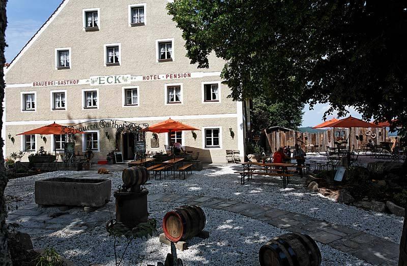 Brauerei-Gasthof Eck Hotell Böbrach Eksteriør bilde